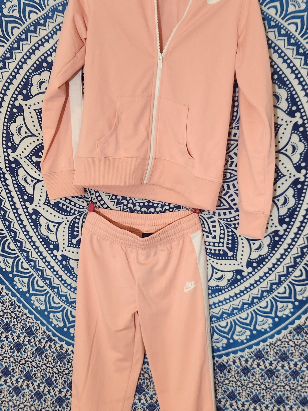 Nike Women’s Pink Full-Zip Jacket - Picture 2 of 10